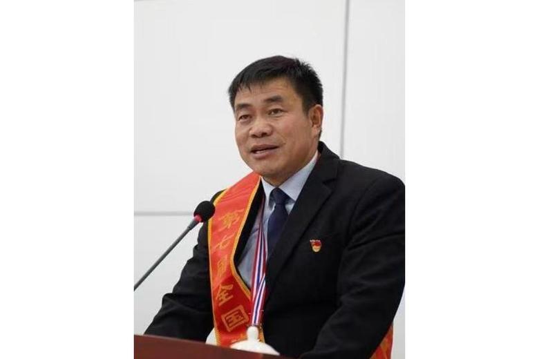 张玉滚