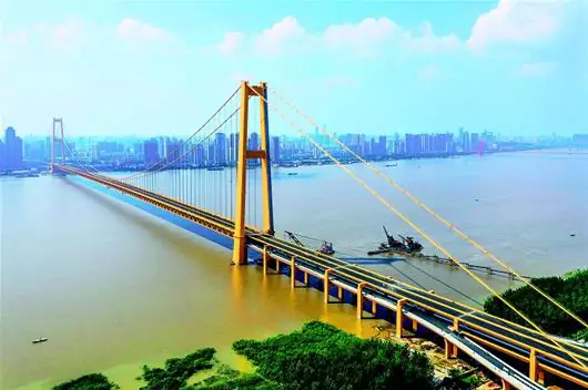 杨泗港长江大桥